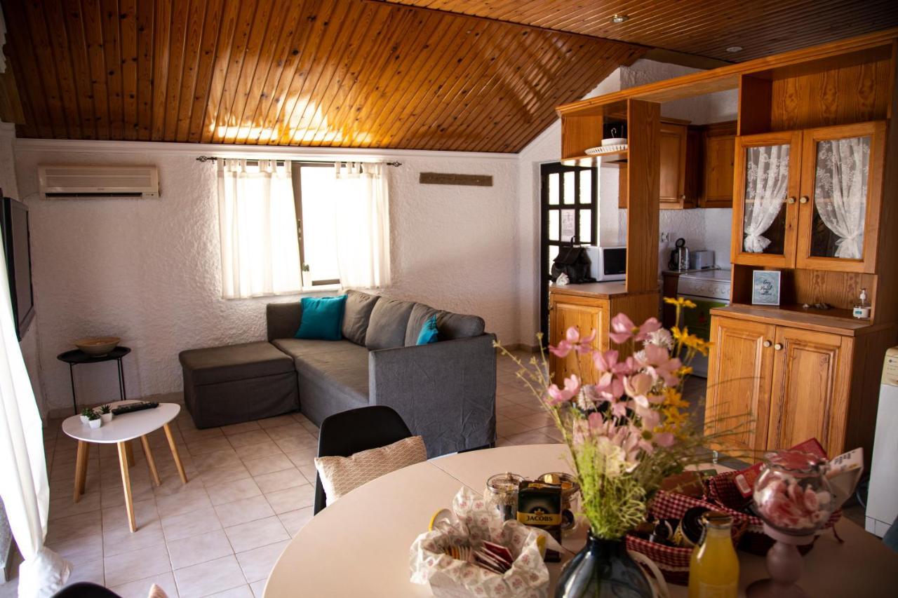 Rose'S Place Ártemida Kültér fotó
